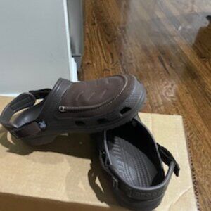 Men Brown CROCS size 10